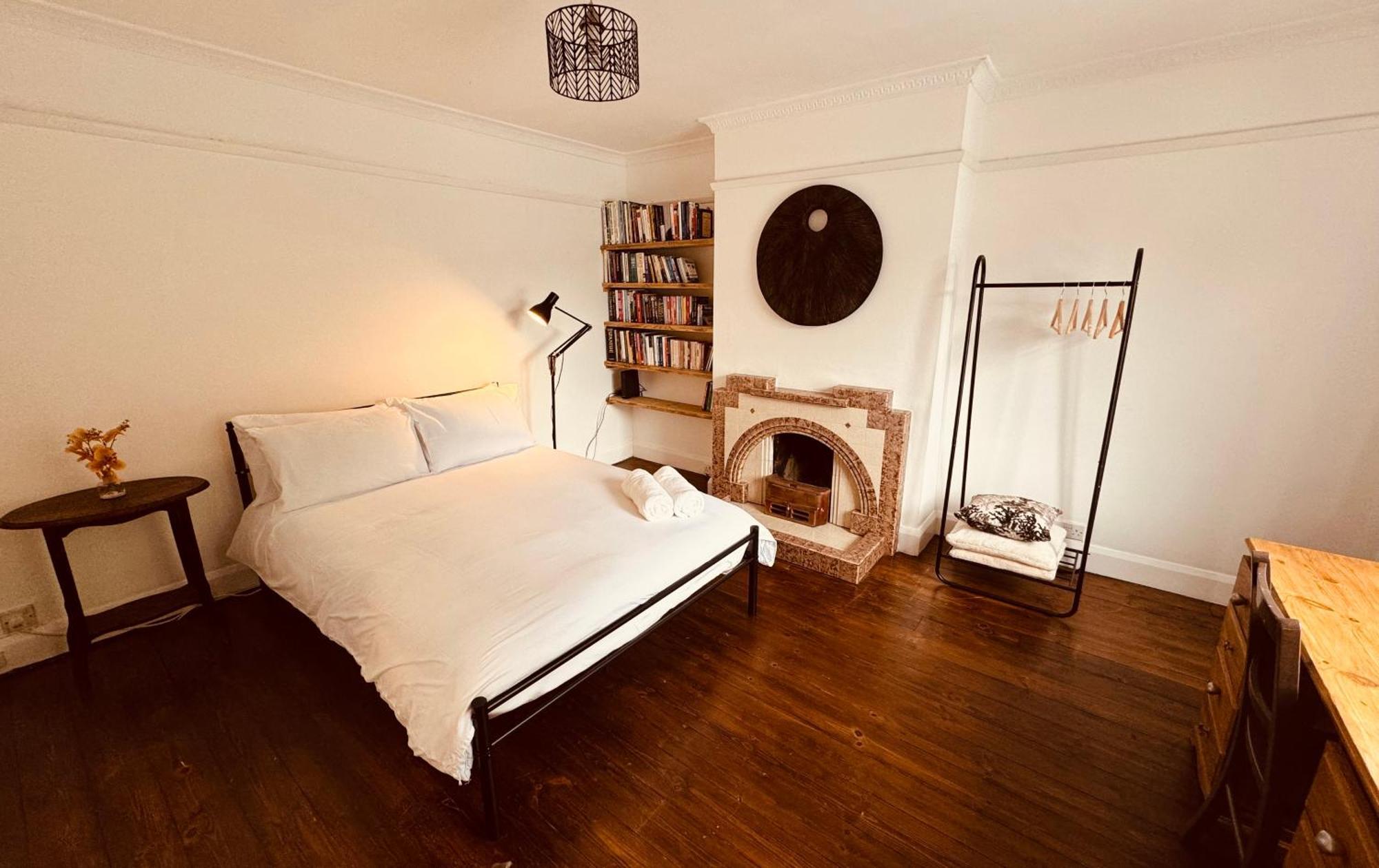Zarza House Fabulous Art Deco Home 4 Double Bedrooms Large Garden Free Parking & Wifi Hatfield  Exteriör bild