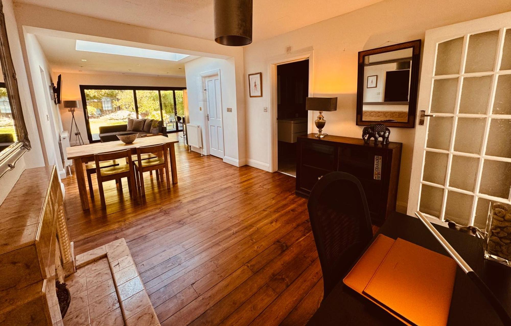 Zarza House Fabulous Art Deco Home 4 Double Bedrooms Large Garden Free Parking & Wifi Hatfield  Exteriör bild